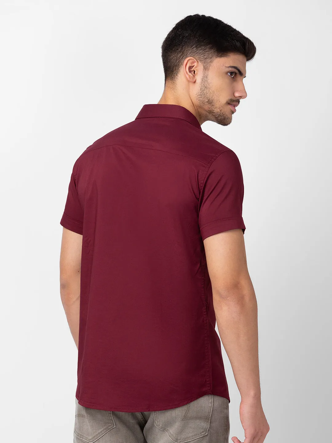 Spykar Men Plum Red Cotton Slim Fit Plain Shirt